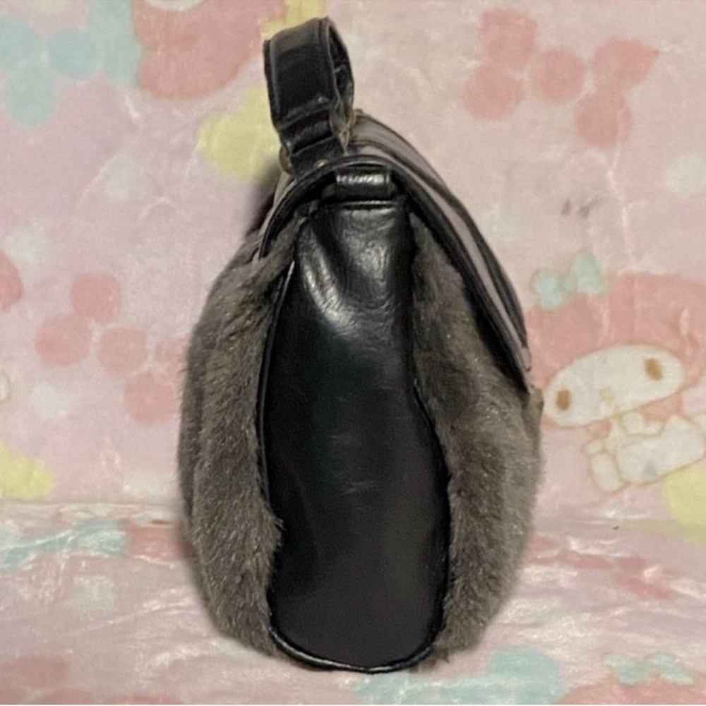 Forever 21 Leather & Faux Fur Shoulder Bag from the 60’s. - Picture 4 of 5